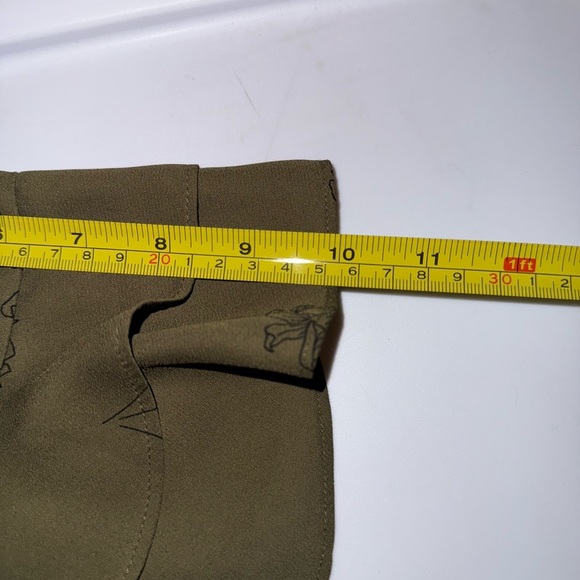 Worthington Olive Green Floral Ruffle Sleeve V-Neck Blouse Women’s Size Large - Picture 9 of 10